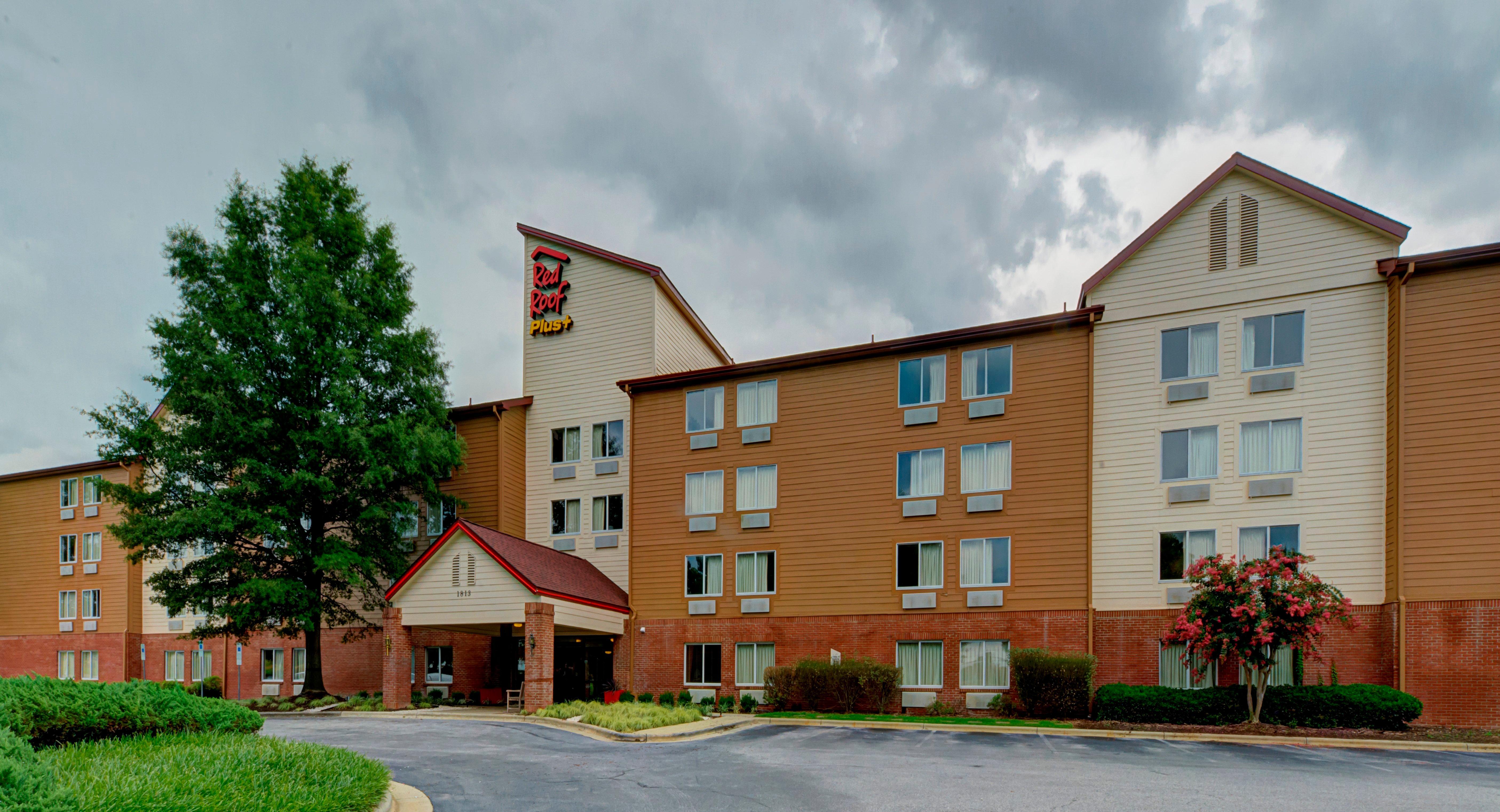 Red Roof Inn Plus Raleigh Downtown Ncsu Conv Center Exterior foto