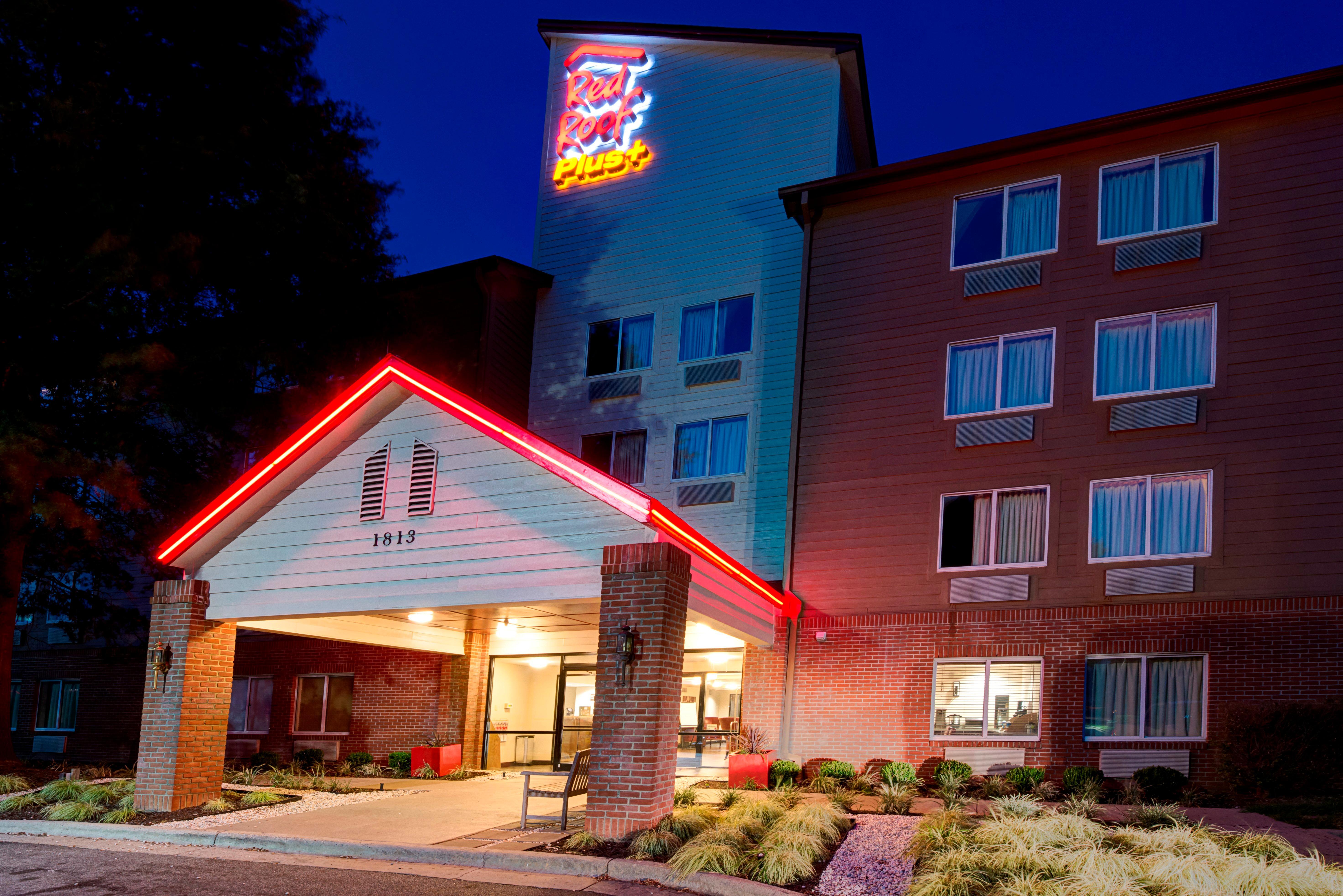 Red Roof Inn Plus Raleigh Downtown Ncsu Conv Center Exterior foto