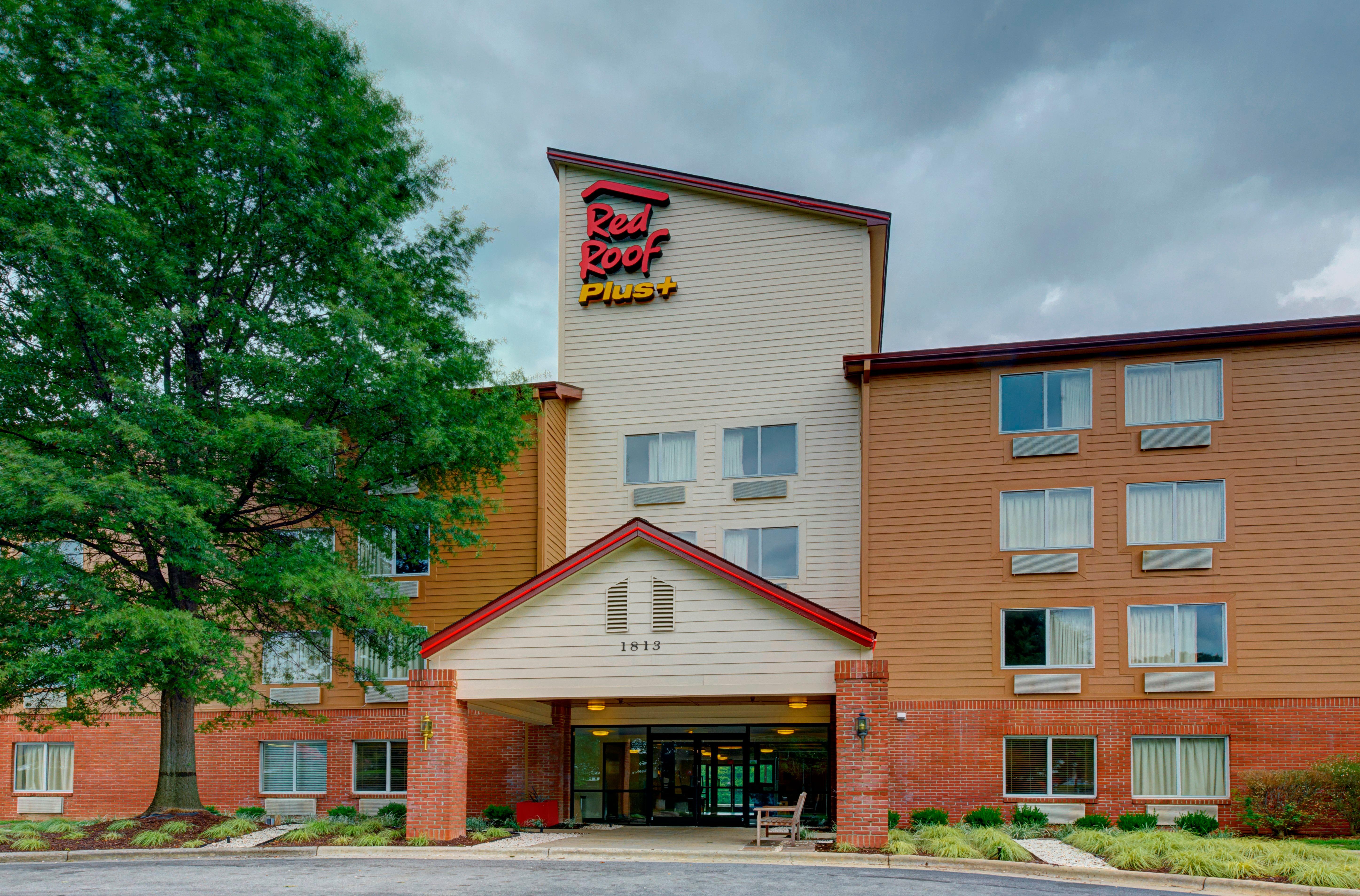 Red Roof Inn Plus Raleigh Downtown Ncsu Conv Center Exterior foto
